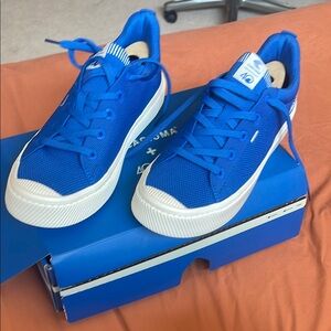 Cariuma + 4Ocean Sneakers